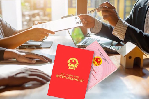 Chuyển nhượng sổ đỏ đất nền: Thủ tục đơn giản hay phức tạp?